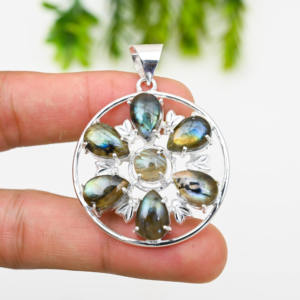 Colgante de plata esterlina de diseñador con ajuste de bisel de piedras preciosas facetadas de labradorita para joyería de moda de fiesta de boda con collar - Product Image 4