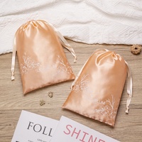 Pochette de rangement pour extensions de cheveux humains flexographie avec logo personnalisé sacs d'emballage pour perruques sacs pour faisceaux de cheveux en satin de soie avec cordon de serrage