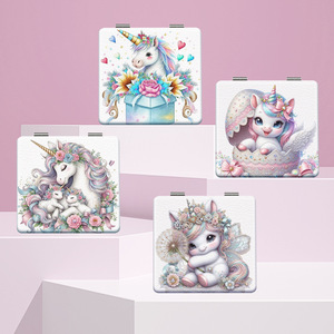 Miroir de poche carré double face portable en cuir, motif animal mignon, pliable, vente en gros - Product Image 1