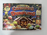 Cadeau surprise pour enfant : Calendrier de l'Avent de Noël 24 jours, boîte mystère surprise avec jouets souples et moelleux en forme de boulettes vertes