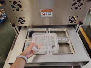 Machine à sceller les plateaux machine à emballer les peaux sous vide pour <span class=keywords><strong>fruits</strong></span> <span class=keywords><strong>de</strong></span> <span class=keywords><strong>mer</strong></span> - Product Image 3