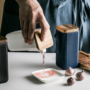 Bouteille d'assaisonnement carrée à motif droit, fournitures de cuisine, bouteille d'huile et de <span class=keywords><strong>vinaigre</strong></span> en céramique en deux pièces - Product Image 2