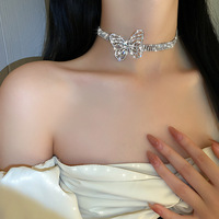 Collier papillon 3D de luxe exagéré entièrement serti de diamants pour accessoires féminins