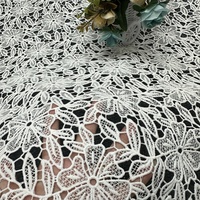 Tissu brodé floral de fabricant d'usine, tissu ajouré avec dentelle brodée pour la mode africaine du soir