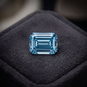 Diamant de laboratoire 1 carat VVS2 Radiant Fancy Blue taille émeraude, pierre précieuse lâche certifiée IGI pour la fabrication de bijoux, modèle AURA LUXURIA LG9 - Product Image 2