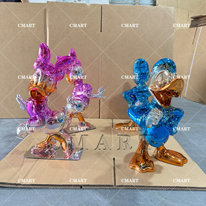 Statua di <span class=keywords><strong>Paperina</strong></span> in Resina Cromata Rosa per Arredamento Casa, Scultura di <span class=keywords><strong>Paperino</strong></span>, Statuetta di <span class=keywords><strong>Paperina</strong></span> in Stile Pop Art - Product Image 4