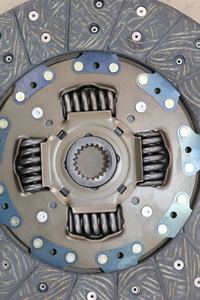 31250-60440 Assemblage de disque d'embrayage Nouvelle plaque d'embrayage en fer pour Toyota Hilux Kit d'embrayage de remplacement à ajustement direct - Product Image 5