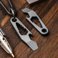 TGZUO Barre de levier multifonction EDC en titane, petite taille, outil manuel durable, ouvre-bouteille, pendentif délicat