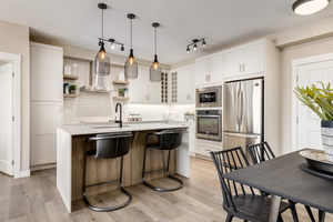 Meubles de cuisine modulaires sur mesure CANA Assemble Project, armoires en bois blanc doux style Shaker avec îlot et évier, provenant du Vietnam - Product Image 2