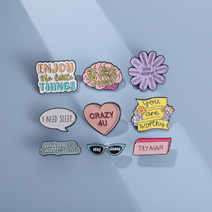 Broche algebraico en forma de corazón Insignia de metal Rosa Línea recta Ecuación Pendiente-Interceptar Matemáticas Tema cruzado Pin de San Valentín - Product Image 4