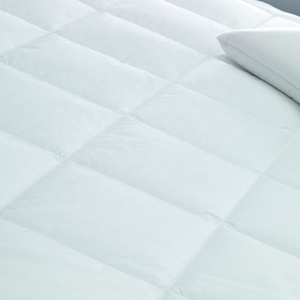 <span class=keywords><strong>Housse</strong></span> de surmatelas matelassée en microfibre avec hauteur de déflecteur en satin - Product Image 6