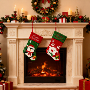 Calcetines Navideños Rojos de Poliéster Suave de 18 Pulgadas, Decoraciones Navideñas Tejidas, Bordado Perfecto, Regalo Navideño, Venta al Por Mayor de Fábrica - Product Image 4