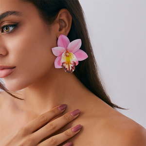 Boucles d'oreilles clous grandes fleurs colorées pour femmes, accessoires tendance pour dames, bijoux fantaisie féminins, cadeaux - Product Image 6