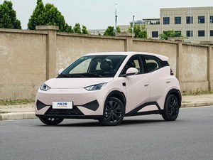 Voiture électrique compacte BYD Seagull blanche, idéale pour la conduite urbaine quotidienne - Product Image 3