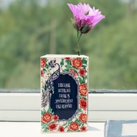 Vase de livre en céramique blanche en céramique Vase de livre d'arrangement floral Décoration créative en forme de livre