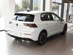 Voiture neuve essence automatique <span class=keywords><strong>Golf</strong></span> R Line SUV 2025 <span class=keywords><strong>blanche</strong></span>, 300TSI Pro, taille des pneus R17, caméra arrière, conduite à gauche avec <span class=keywords><strong>toit</strong></span> <span class=keywords><strong>ouvrant</strong></span> - Product Image 4