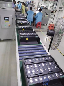 <b>24V</b>/36V/48V/80V 420ah/560ah/690ah Customizable LiFePO4 Deep Cycle Rechargeable Forklift <b>Battery</b> Traction <b>Battery</b> - Product Image 5