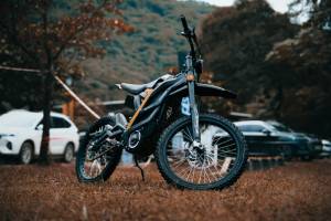 Moto tout-terrain pour adultes 8,5 kW 72 V, haute vitesse, siège de 830 mm, puissante moto de motocross - Product Image 3