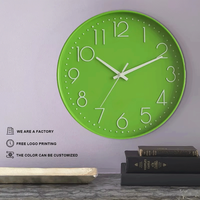 Jam dinding bundar Quartz desain Logo OEM kustom 12 inci warna hijau jam gantung dinding dekorasi rumah waktu tak terbatas