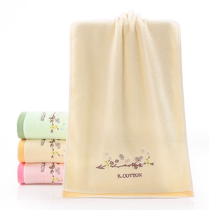 Set di <span class=keywords><strong>asciugamani</strong></span> <span class=keywords><strong>con</strong></span> asciugamano per il viso ricamato iniziale asciugamano da bagno per gli ospiti <span class=keywords><strong>con</strong></span> <span class=keywords><strong>iniziali</strong></span> <span class=keywords><strong>ricamate</strong></span> - Product Image 5