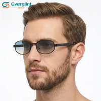 Lunettes de soleil polarisées Everglint en acier inoxydable, protection UV400, petit format rectangulaire compact, idéales pour la pêche, les activités de plein air et les voyages, pour hommes et femmes.