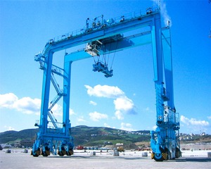Grúa Pórtico sobre Neumáticos de Goma Tipo RTG de 40 y 45 Toneladas, Motor PLC, Alimentación Trifásica, Uso en Obras de Construcción al Aire Libre - Product Image 4