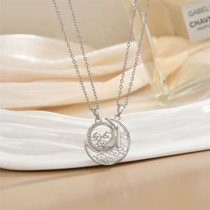 Vacaciones superventas pareja magnética de acero inoxidable Luna estrella dorado brillante colgante no se desvanece collar - Product Image 4