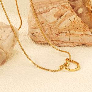 Collar de Moda Minimalista de Acero Inoxidable, Chapado en Oro de 18K, con Colgante de Corazón Hueco, Collar de Amor para Mujer - Product Image 5