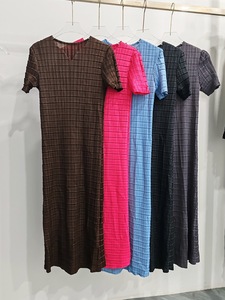 ชุดเดรสพลีททรงหลวม แขนยาว สีพื้น สไตล์มิยาเกะ รุ่นใหม่ประจำฤดูร้อนปี 2026 ไซส์ใหญ่ ขายส่งเสื้อผ้าจำนวนมาก - Product Image 2