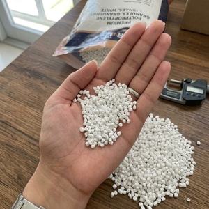 Masterbatch de remplissage PE à haute teneur en CaCO3 (70 %) – Fournisseur de remplissage plastique pour film soufflé, moulage par injection et extrusion - Product Image 1