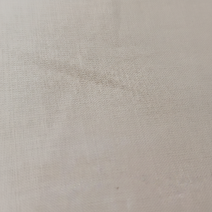 Le coton naturel sur mesure est un tissu léger et tissé serré. Idéal pour la décoration intérieure et les robes - Product Image 1