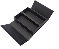 Boîte cadeau magnétique écologique personnalisable avec impression offset dorée et construction en carton