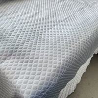 Tissu tricoté jacquard teint en fil 100 % polyester 240 GSM 86 pouces de large pour matelas à ressorts, respirant, pour textile de maison et tissu de rembourrage