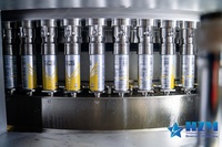 Ligne de production de boissons gazeuses et de jus électriques entièrement automatisée clé en main, machine haute productivité avec contrôle PLC pour la bière