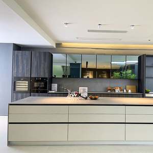 Isla de Cocina Personalizada con Fregadero y Puertas de Vidrio, Gabinetes Modulares Multifuncionales para Comedor y Solución Completa para la Cocina - Product Image 1