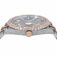 Montre en acier inoxydable avec verre de quartz serti de moissanite, éclat radieux, détails précis, luxe antique sophistiqué, unisexe