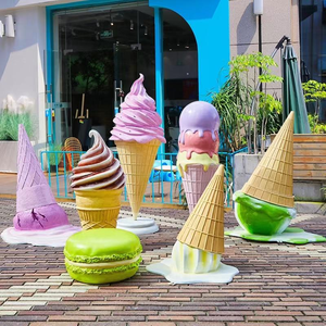 Scultura in Fibra di Vetro Personalizzabile a Tema Gelato, Macaron e Ciambella, Decorazione Artistica da Esterno e Oggetto da Collezione - Product Image 5