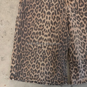 Shorts en jean léopard vintage personnalisés pour hommes, coupe ample et décontractée, style streetwear, denim épais - Product Image 2