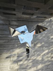 Réflecteur de troupeau d'oiseaux extérieur alimenté par le vent Design de miroir de dissuasion visuel <span class=keywords><strong>Répulsif</strong></span> pour oiseaux sans cruauté avec une couverture efficace de 50 pieds - Product Image 6