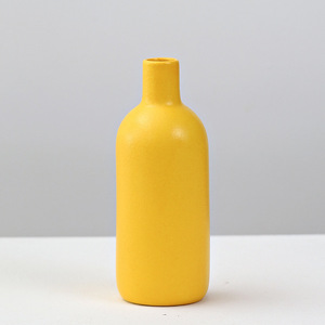 Jarrón de Cerámica de Lujo con Acabado Premium en Amarillo Claro para Decoración del Hogar, Exhibición de Flores Secas y Consola de TV para B&B - Product Image 2