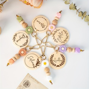 Siliconen merk Daisy sleutelhanger gegraveerde schuifplaat moeder <span class=keywords><strong>plot</strong></span> decoratieve sfeer hanger - Product Image 1