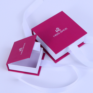 Luxury <b>Rose</b> Red Square Rigid Heavy-Duty Jewelry Box Magnetic Closure Flip <b>Top</b> Eco-Friendly Embossing Custom Logo Recyclable - Product Image 3