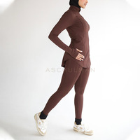 Ensemble haut et leggings de sport modeste haut de gamme personnalisé, haut de sport à col montant avec poches zippées, tenue de sport musulmane OEM ODM