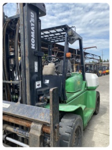 Original Japan Komatsu FD70 Forklift 7 Ton Diesel 3-Stage Mast Low <b>Hours</b> Ready to Work Site - Product Image 4