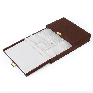 Présentoir à bijoux moderne en velours pour bagues, boucles d'oreilles et colliers, support métallique de luxe pour présentation de bijoux - Product Image 1