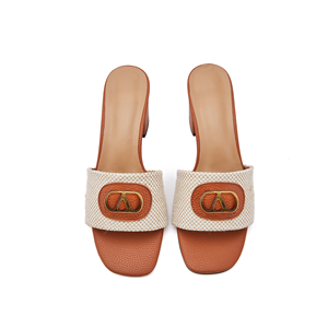 Pantuflas de Tacón Alto de Lujo y Alta Calidad con Logotipo Personalizado para Mujer - Pantuflas de Playa de Verano de Cuero Genuino para Exteriores - Product Image 3