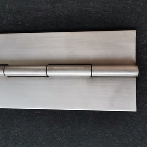 Bisagra de piano larga de tipo pesado Longitud 12-138 pulgadas Bisagras continuas con acero Aluminio Hierro Acero inoxidable Acero galvanizado - Product Image 5