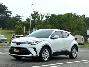 รถยนต์มือสองปี <span class=keywords><strong>2021</strong></span> รุ่น <span class=keywords><strong>CH</strong></span>-<span class=keywords><strong>R</strong></span> SUV 2.0L เกียร์อัตโนมัติ รุ่น Dark Comfort พวงมาลัยซ้าย เบาะหนัง ยาง R17 กล้องมองหลัง ซันรูฟ ไฟ LED - Product Image 4