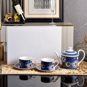 Ensemble tasse à café et soucoupe en porcelaine fine pour usage domestique - Série Ciel Étoilé Rose avec motif de couple de dessins animés - Product Image 4