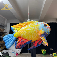 Beau ballon de poisson de corail gonflable coloré pour la décoration de festival de musique d'exposition d'art